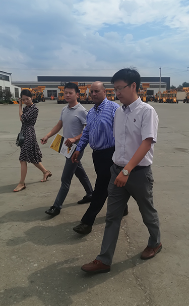 萊工.jpg 萊工.jpg